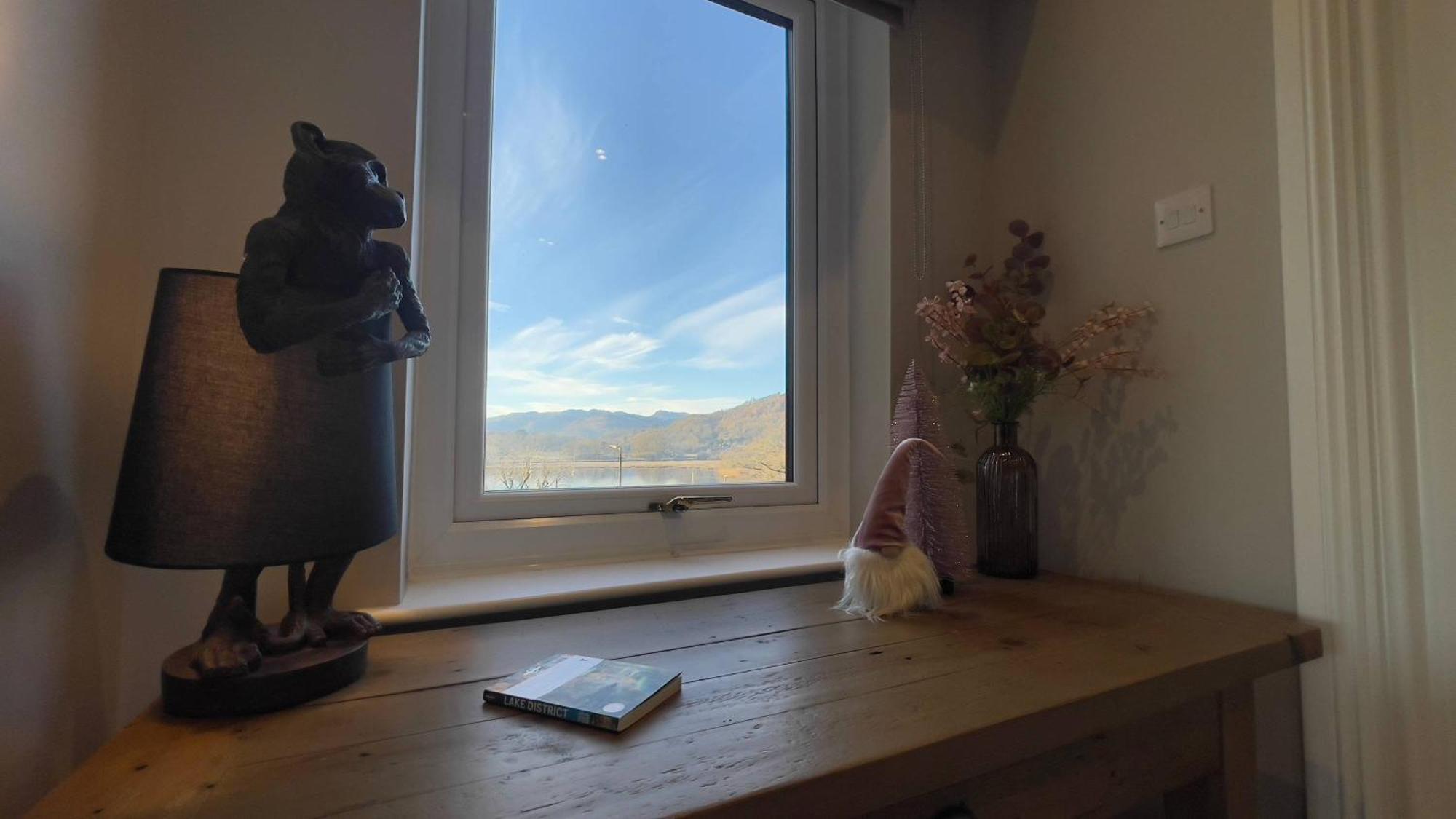 Brand New - Contemporary - 2 Bedroom - 2 Bathroom - Spacious - Views Apartment Ambleside